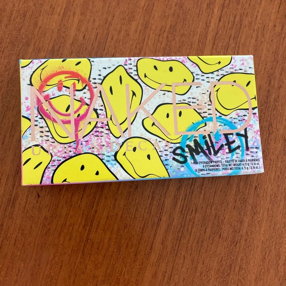 NEW IN BOX Urban Decay x Smiley Mini NAKED Eyeshadow Palette - Picture 3 of 7
